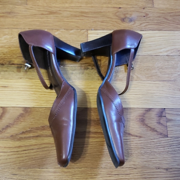 Etienne Aigner Heels Size 8M - Picture 2 of 5
